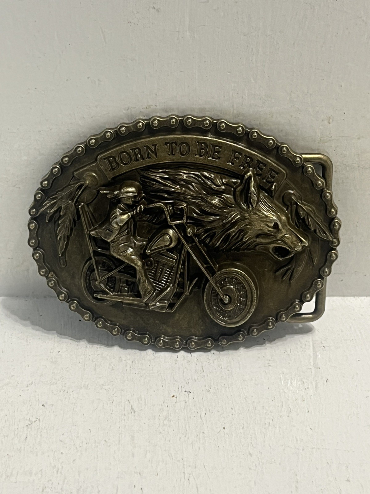 – Belt Buckle Motorcycle Themed Born To Be Free Hippy Wolf