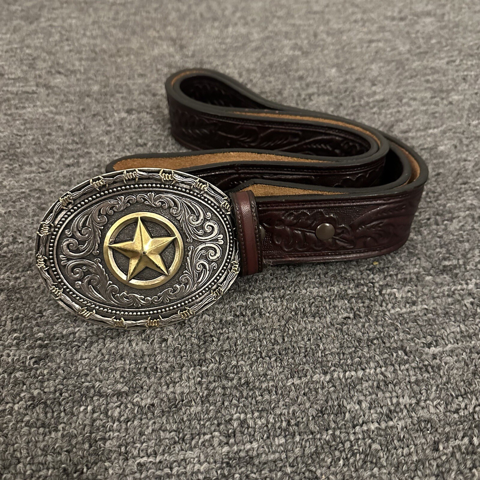 MONTANA SILVERSMITHS MEN&rsquo;S LONE STAR ATTITUDE BUCKLE With Gingerich Leather Belt