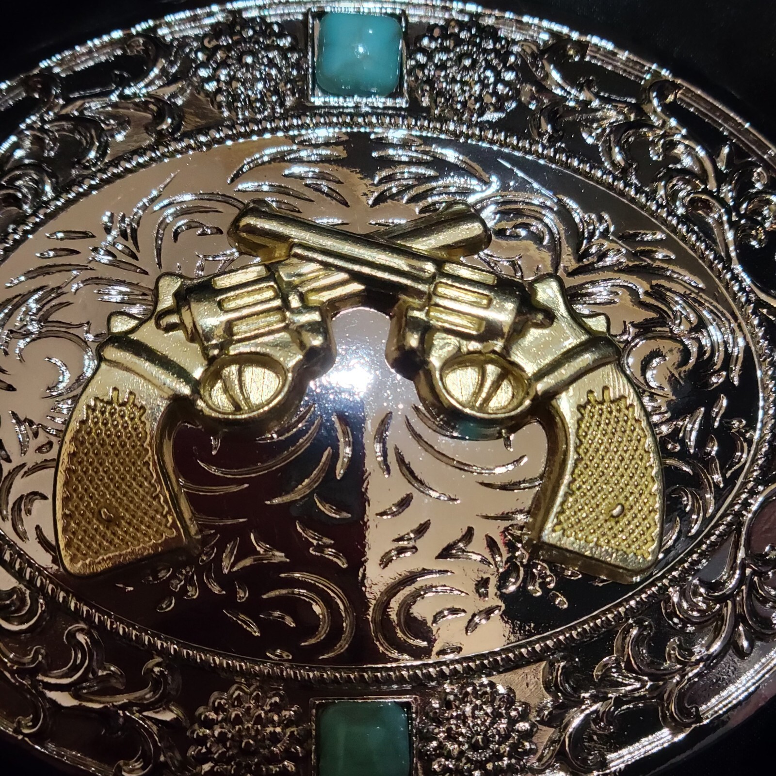 Crossed guns Western belt Buckle oval Gold Silver Heavy blue stone accents