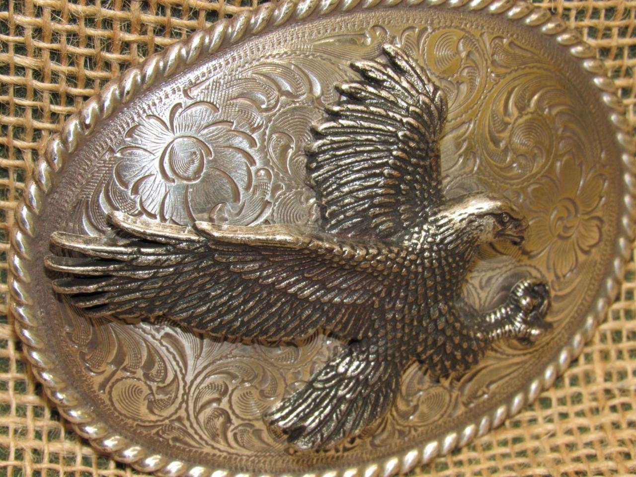 Western / Cowboy Belt Buckle ~ Oval Engraved w/ 3-D Flying Eagle ~ Silver Color