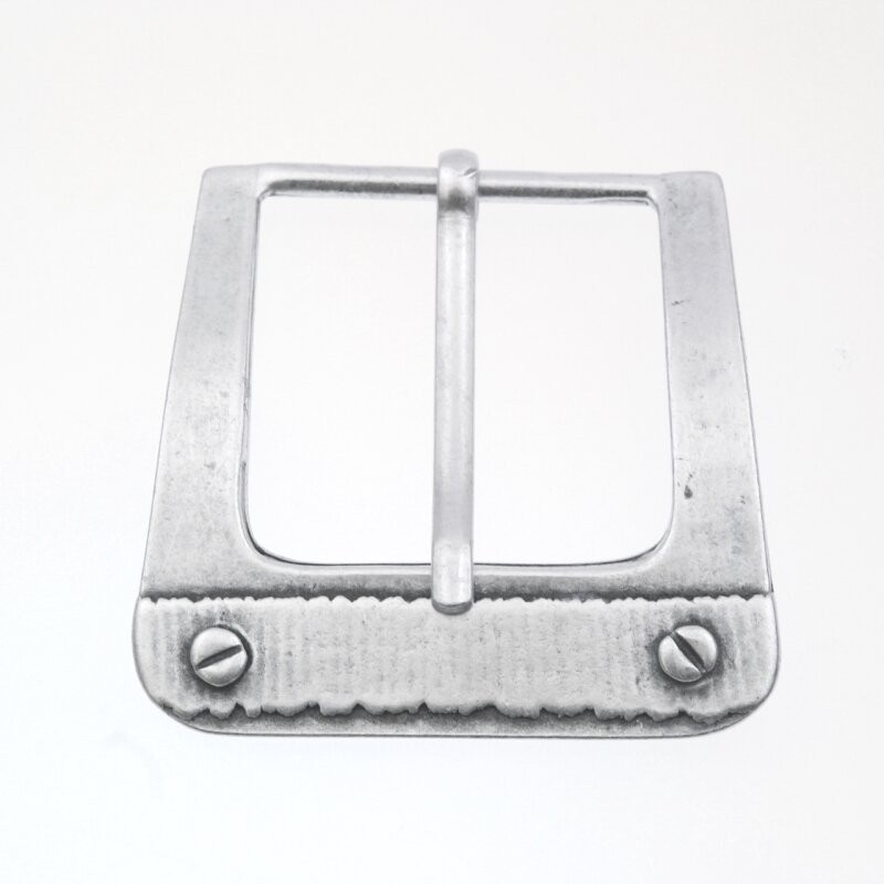 Pin Buckle Belt Buckle with Ornament – Classic Metal Design