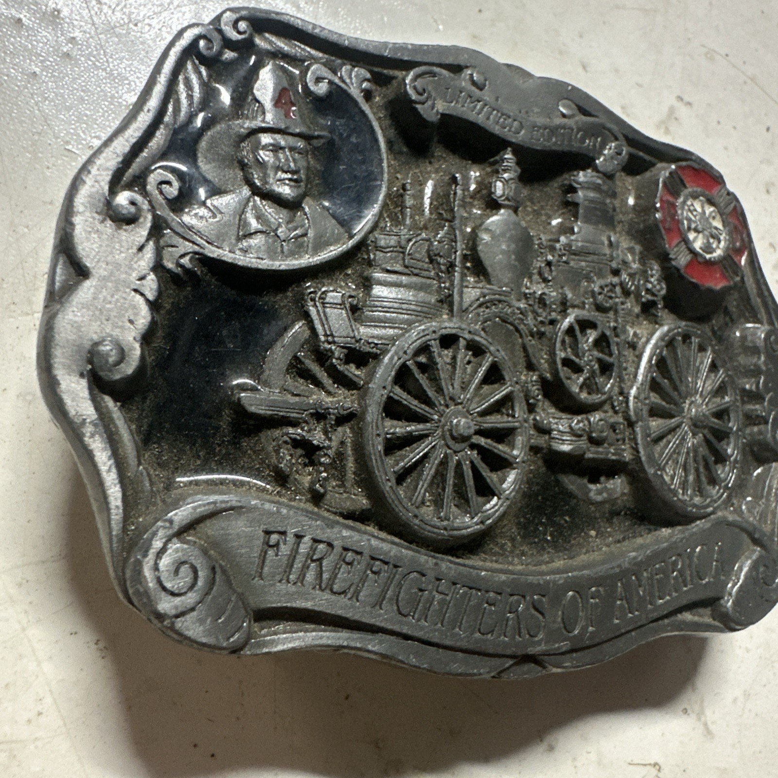 FIREFIGHTERS OF AMERICA 113 Limited Edition Belt Buckle USA Pewter Fire Engine
