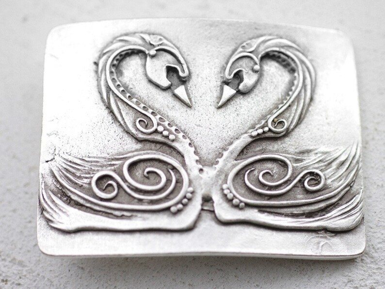 Swan Pair Heart Design Belt Buckle in Antique Silver for Denim Leather Belts