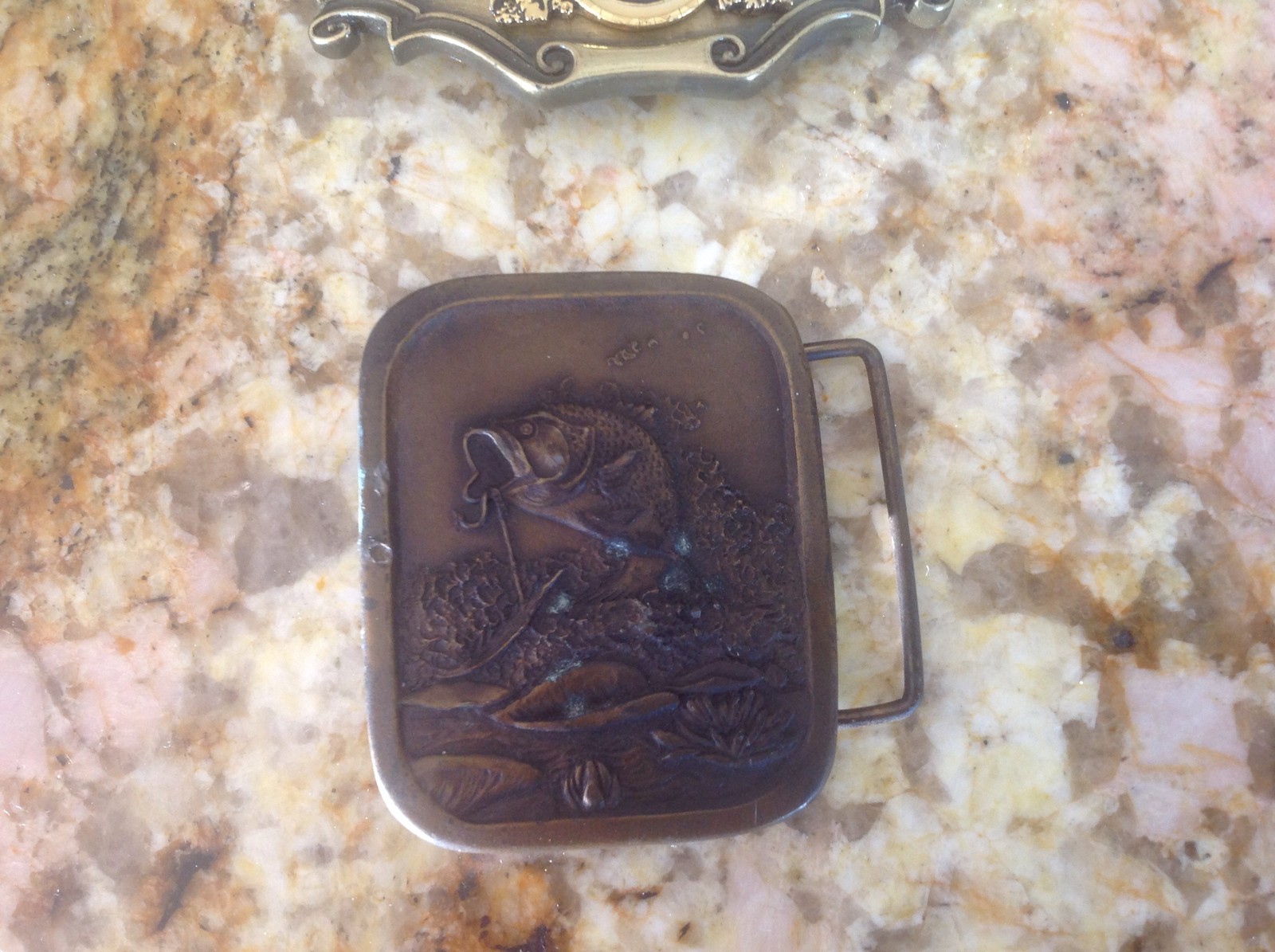 LOT 4 VINTAGE ESTATE METAL BELT BUCKLE S TRUCK BEER HORSE FISHING