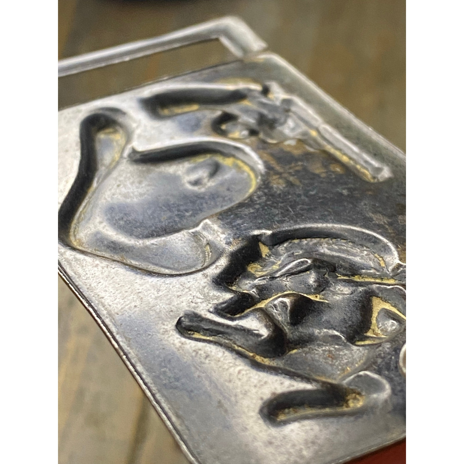 VINTAGE 3 1/2&Prime; WIDE WESTERN COWBOY HORSE HAT SIX SHOOTER METAL BELT BUCKLE