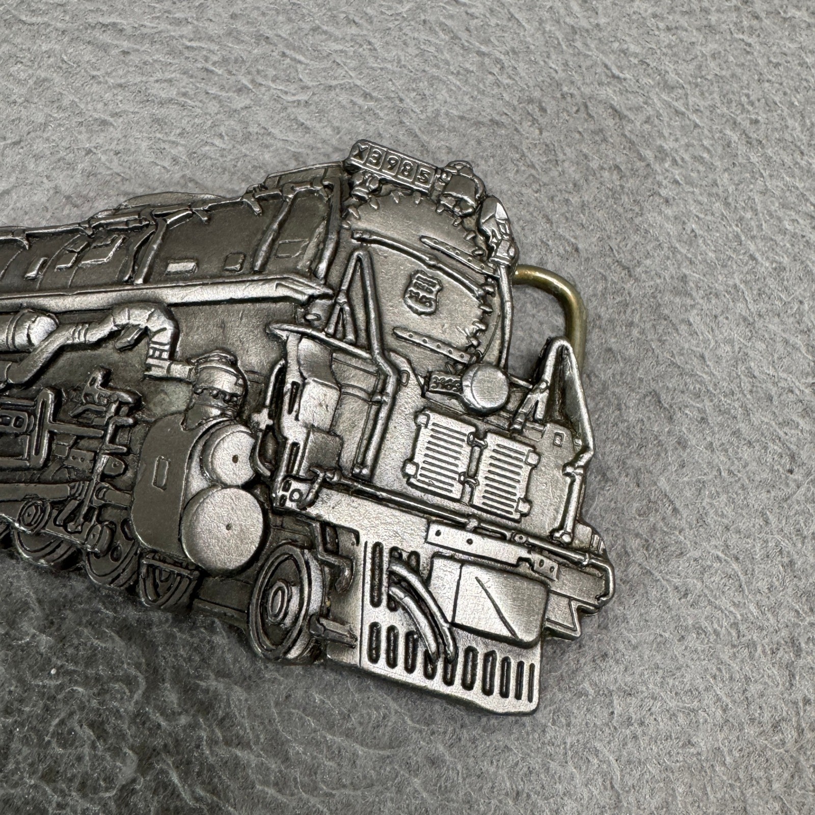 Union Pacific Belt Buckle Pewter Challenger X3985 Steam Train USA