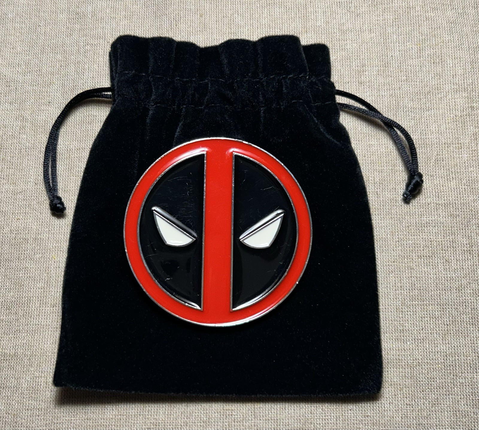 Deadpool Marvel Comics Round Belt Buckle Red Black Enamel Superhero