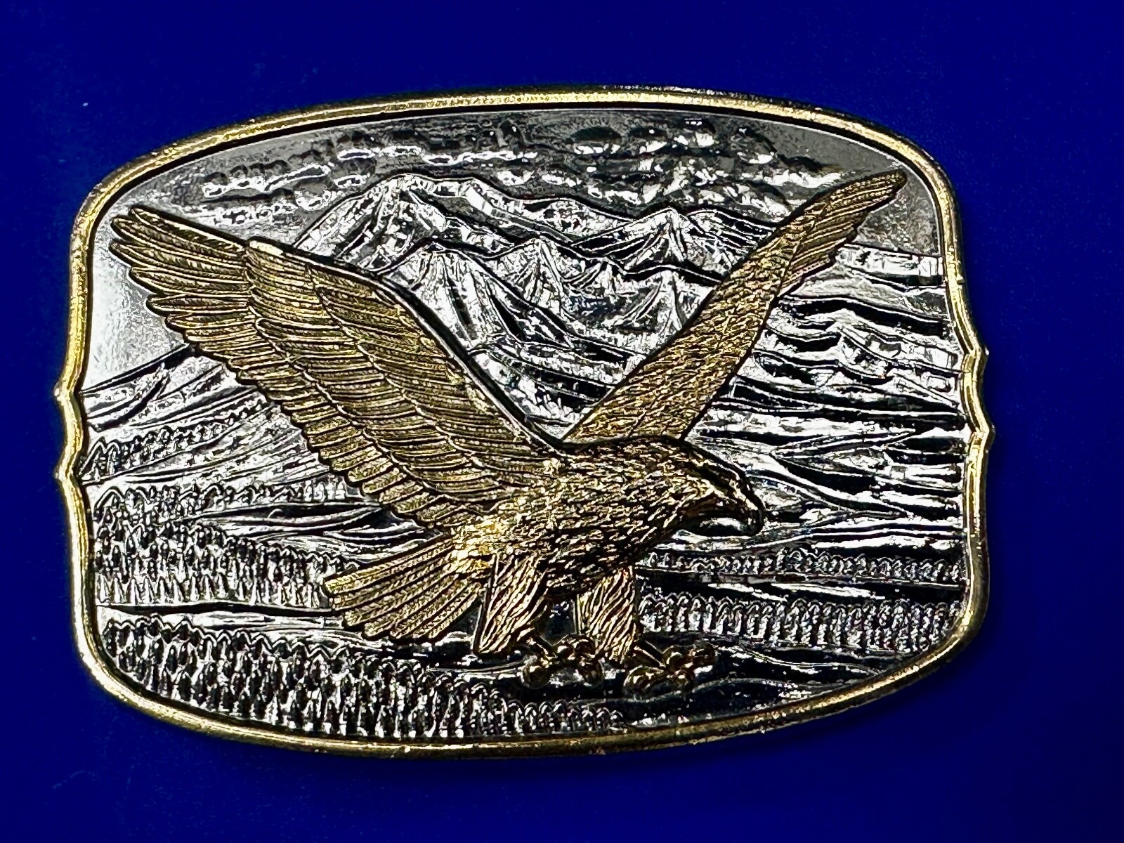 Vintage Soaring Patriotic USA Eagle Hawk w/ Mountains Belt Buckle 3.5” x 2.5”
