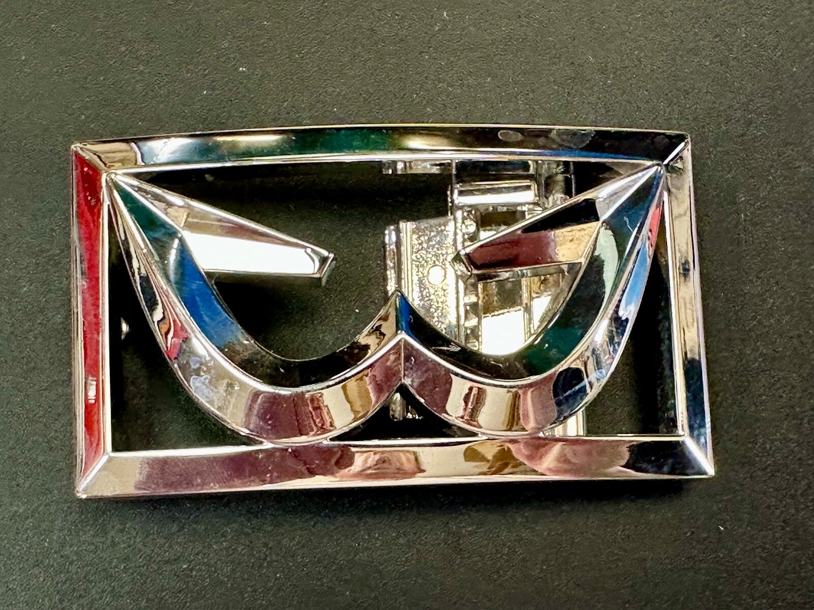 Unique See Through Dual Hook Pattern Silver Color Reflective Belt Buckle