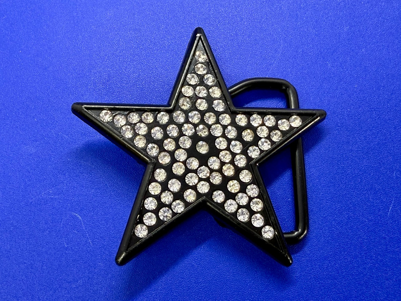 Star Shaped Buckle Rage – Clear Rhinestone Covered Black Metal Belt Buckle