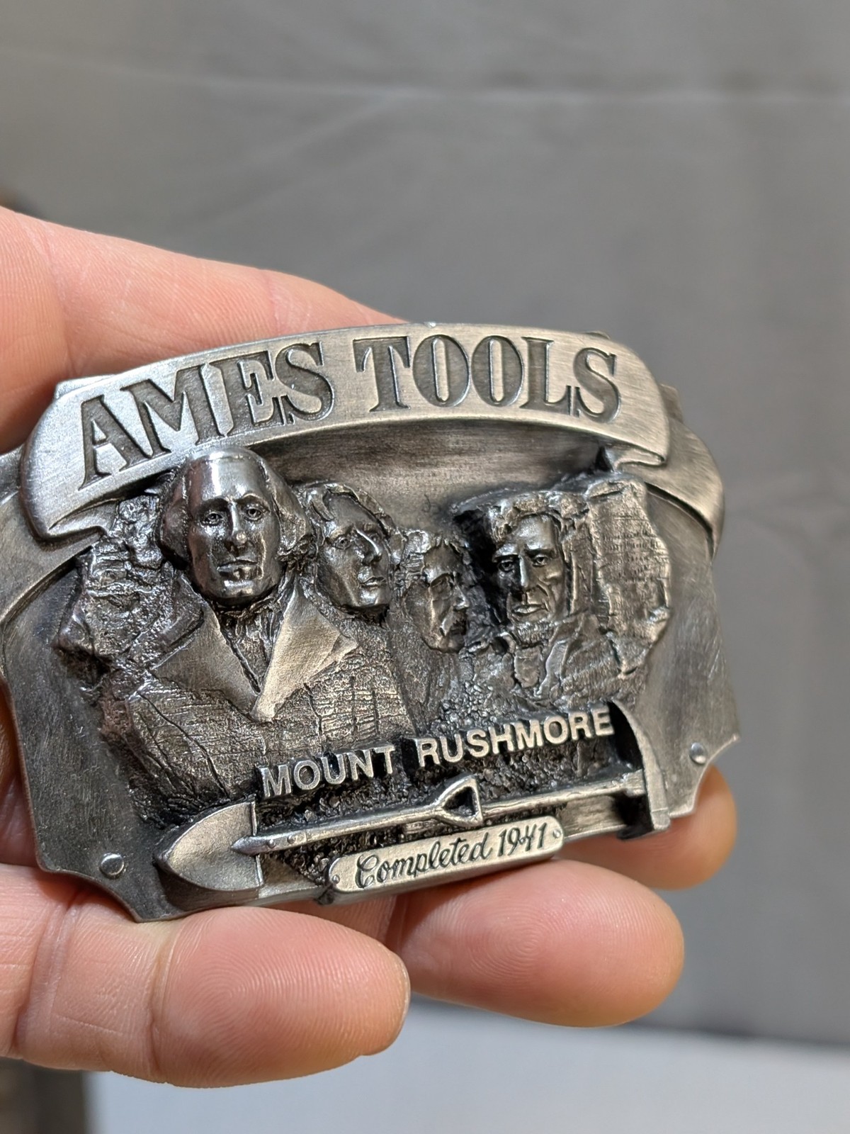 Nice 1987 Siskiyou Ames Tools Mount Rushmore Belt Buckle w Blue Pouch #85 Ltd Ed