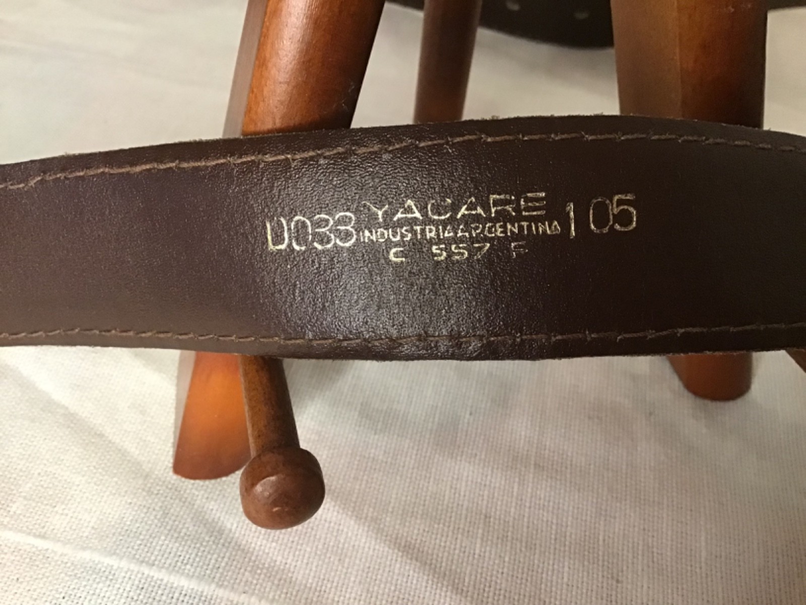 Yacare Industrias Argentinas Belt. Metal Buckle Genuine Alligator Skin 46” x1”