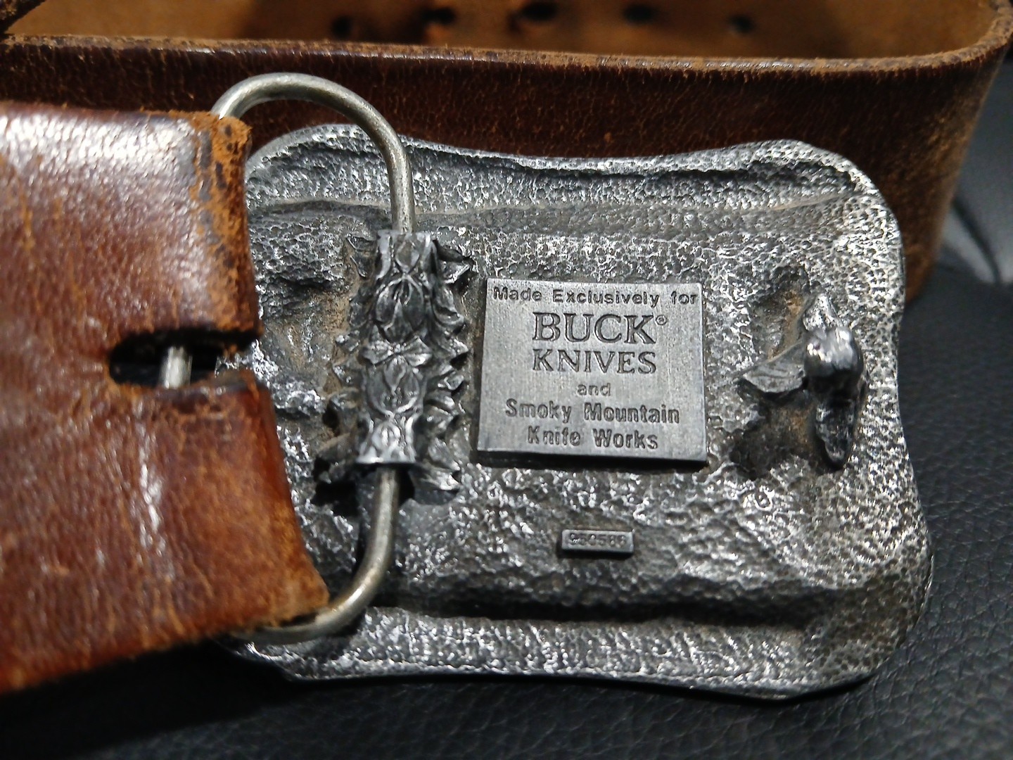 BUCK KNIVES LIMITED EDITION BELT BUCKLE – & Leather Belt VERY HEAVY – GW8