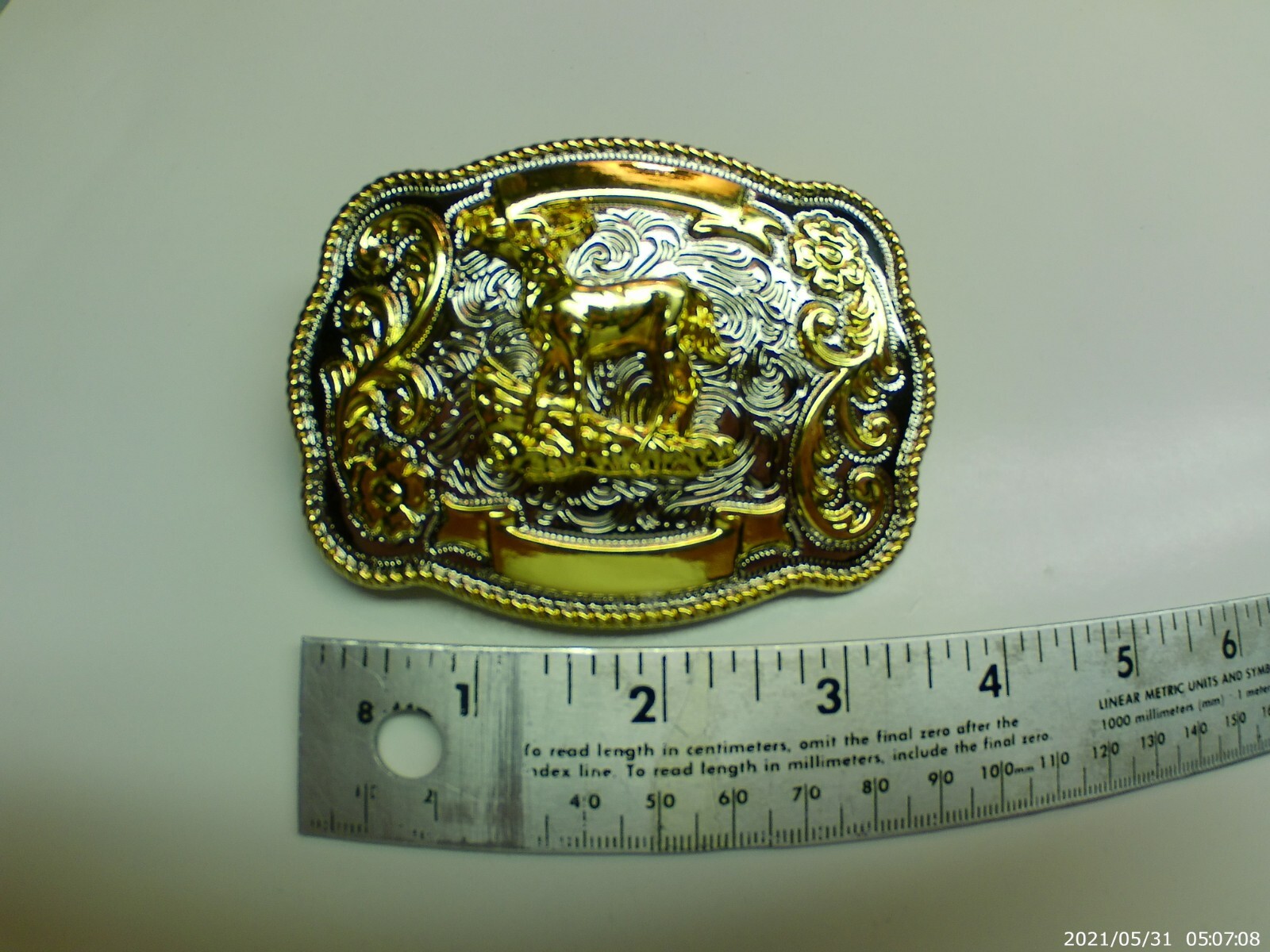 Belt Buckle Deer Elk Large 4&Prime; x 3&Prime; Hunting Western Cowboy Silver Gold