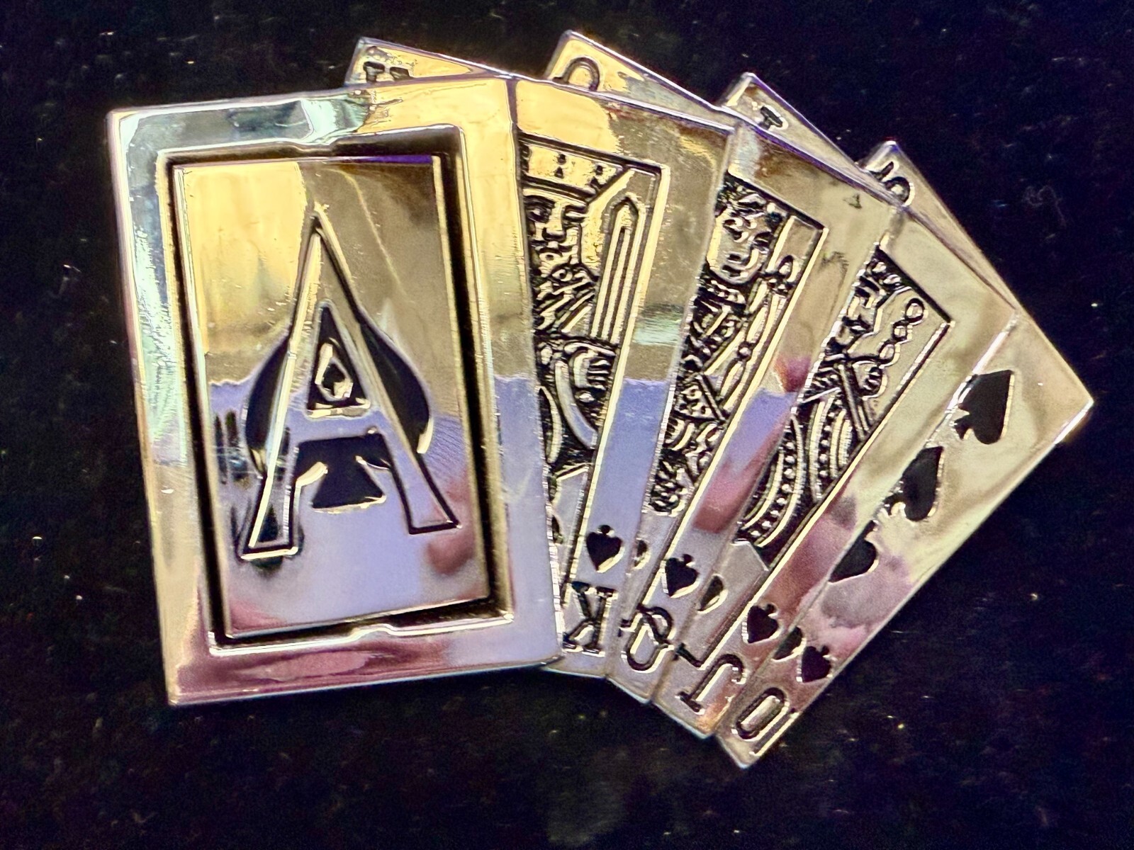 Royal Straight Flush Casino Poker Gambling Spinning Reversible Ace Belt Buckle