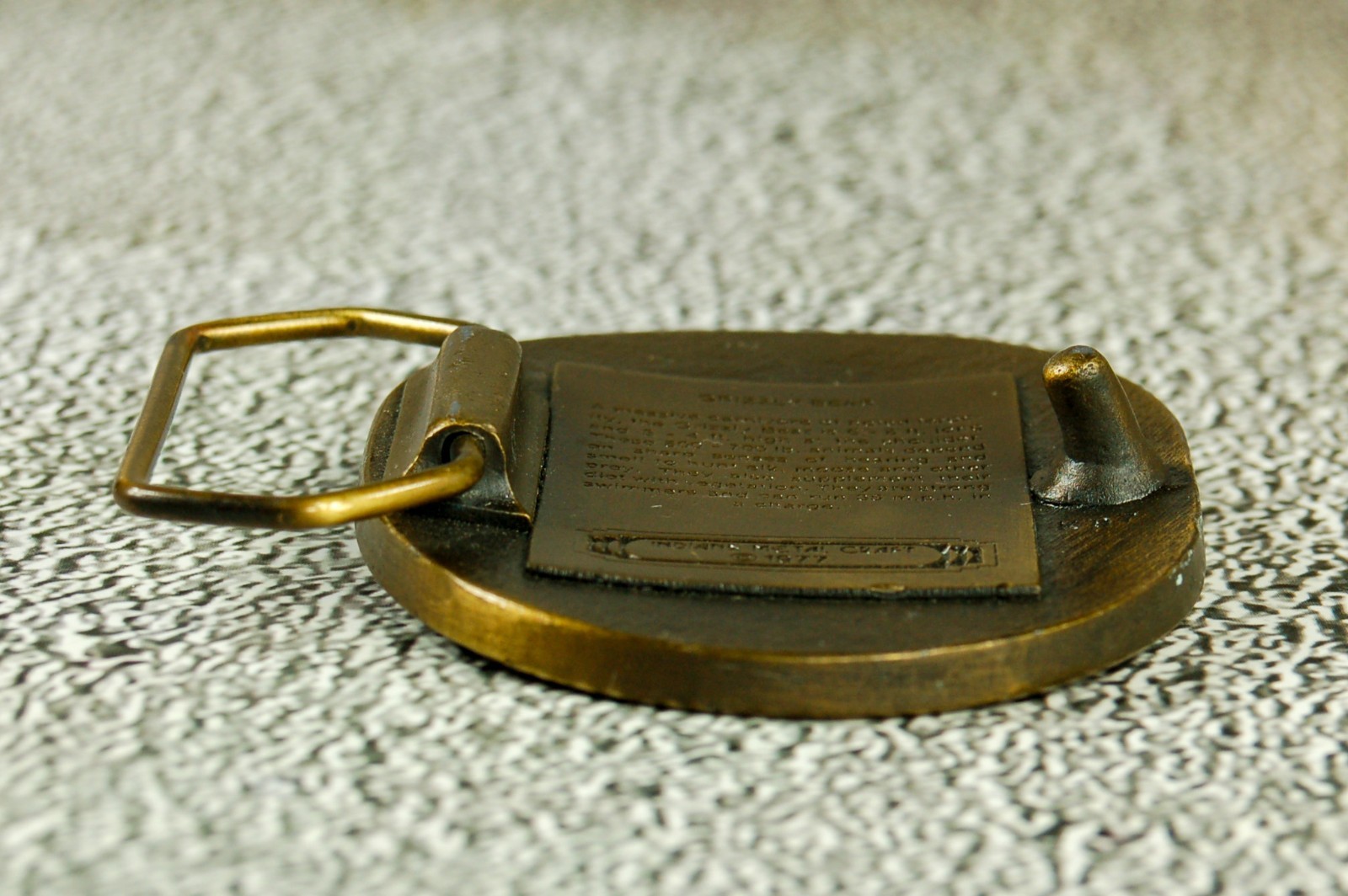 Grizzly Bear brass western belt buckle Indiana Metal Craft 1977