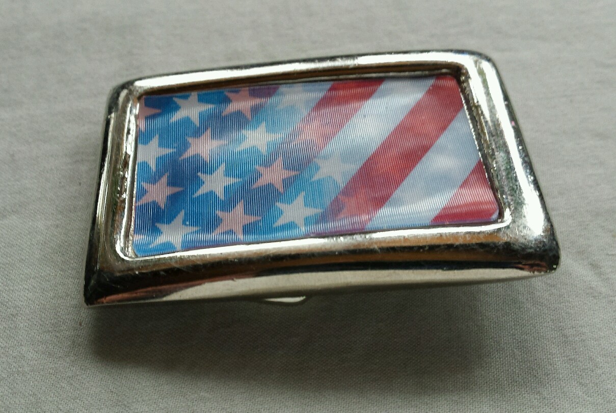 RED WHITE & BLUE STARS & STRIPES HOLOGRAPHIC AMERICAN FLAG PATRIOTIC BELT BUCKLE