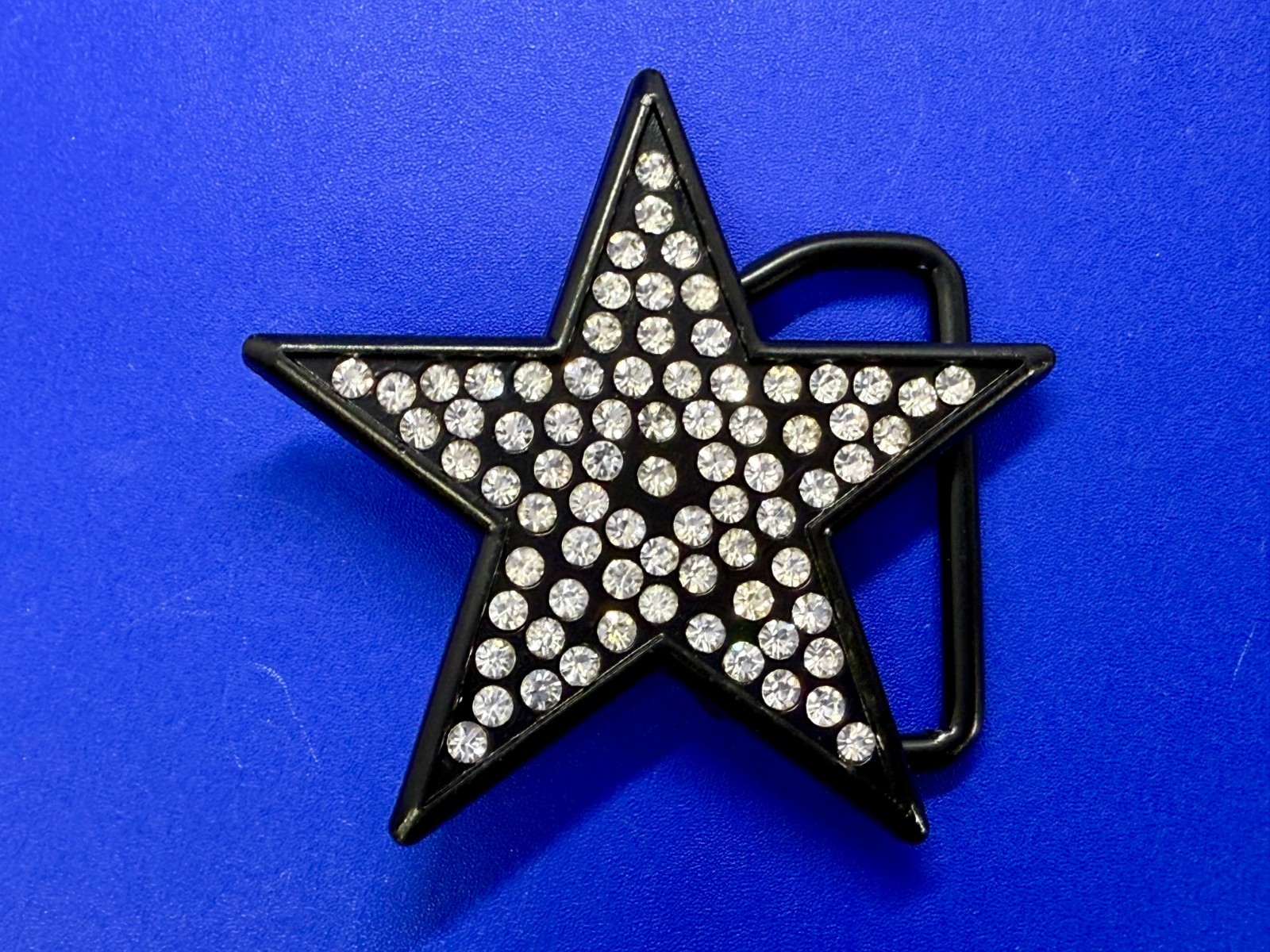 Star Shaped Buckle Rage – Clear Rhinestone Covered Black Metal Belt Buckle