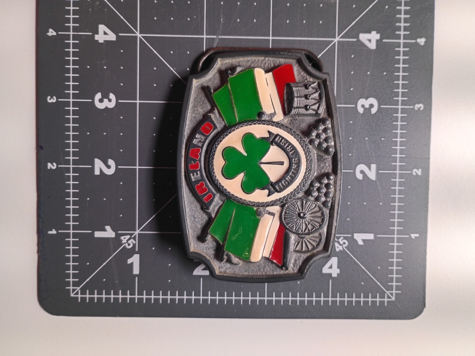 Tanside Ltd Ireland Fighting Irish Belt Buckle W/Shamrock Flag Vintage 2004DD236