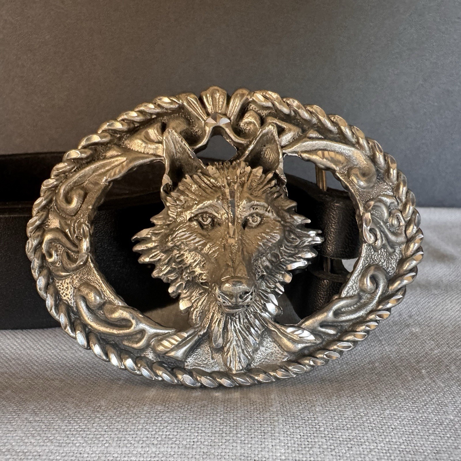 Vintage Silver Wolf Dog Engraved Belt Buckle With Leegin Black Leather Belt 42