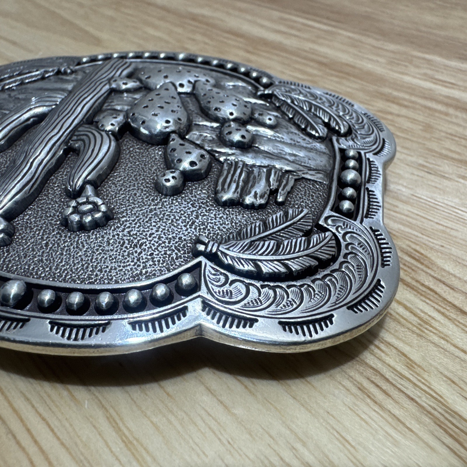Blazin Roxx Western Nocona Belt Buckle Cactus Feathers NIB 37597