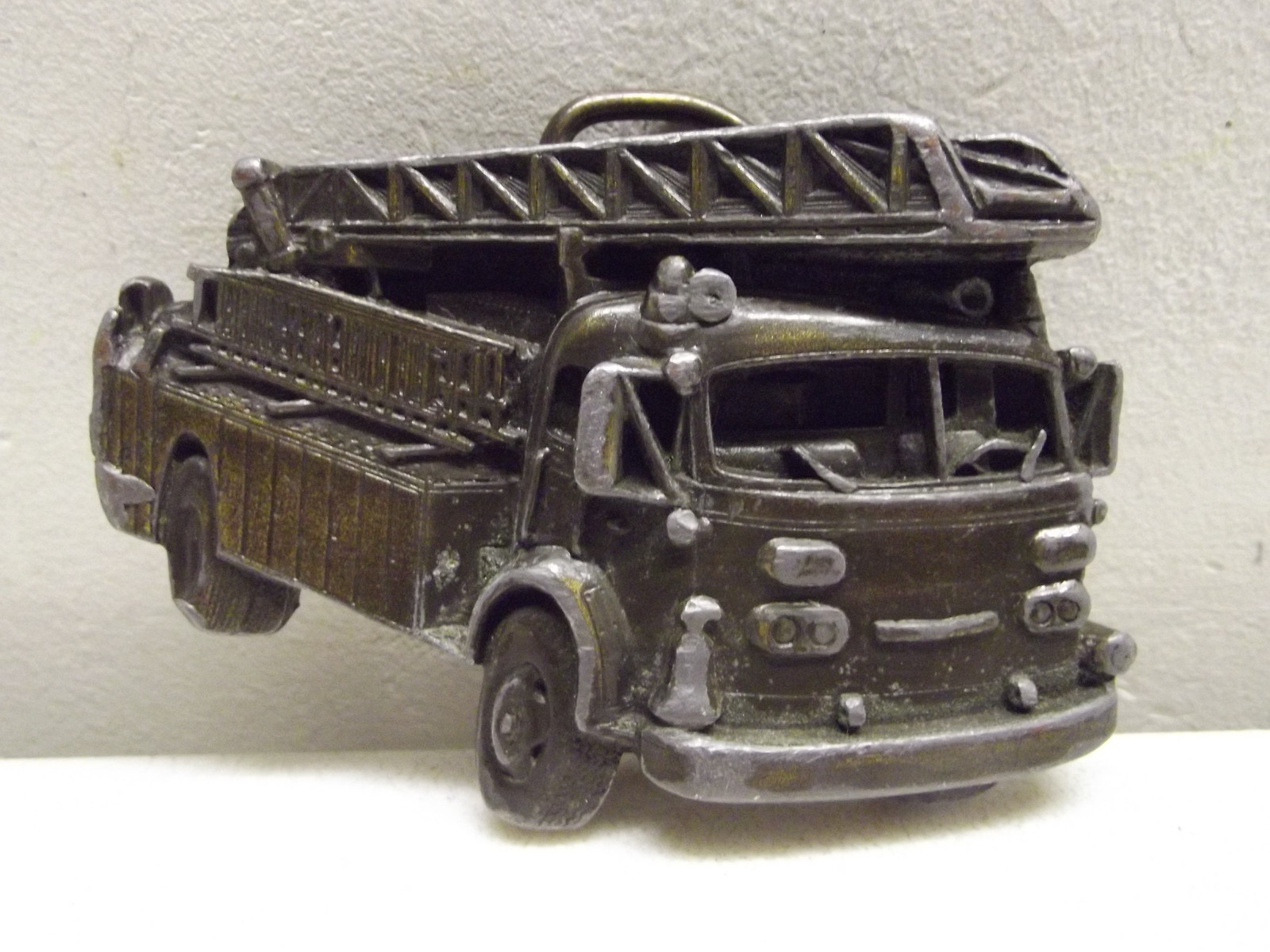 VINTAGE BERGAMOT BRASS FIRE ENGINE TRUCK BELT BUCKLE