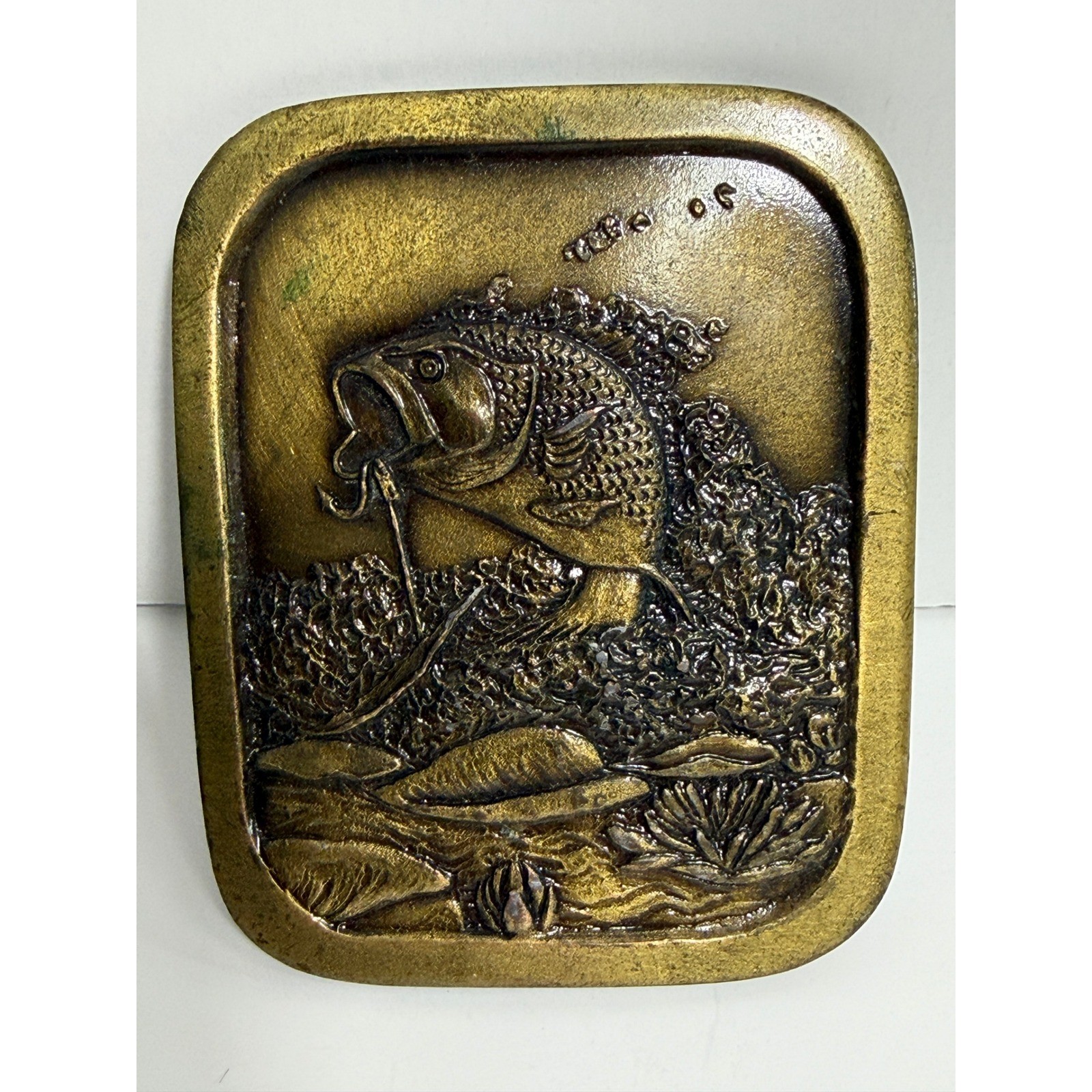 Vintage Indiana Metal Craft 1976 Brass Bass Fishing Belt Buckle Jumping Fish