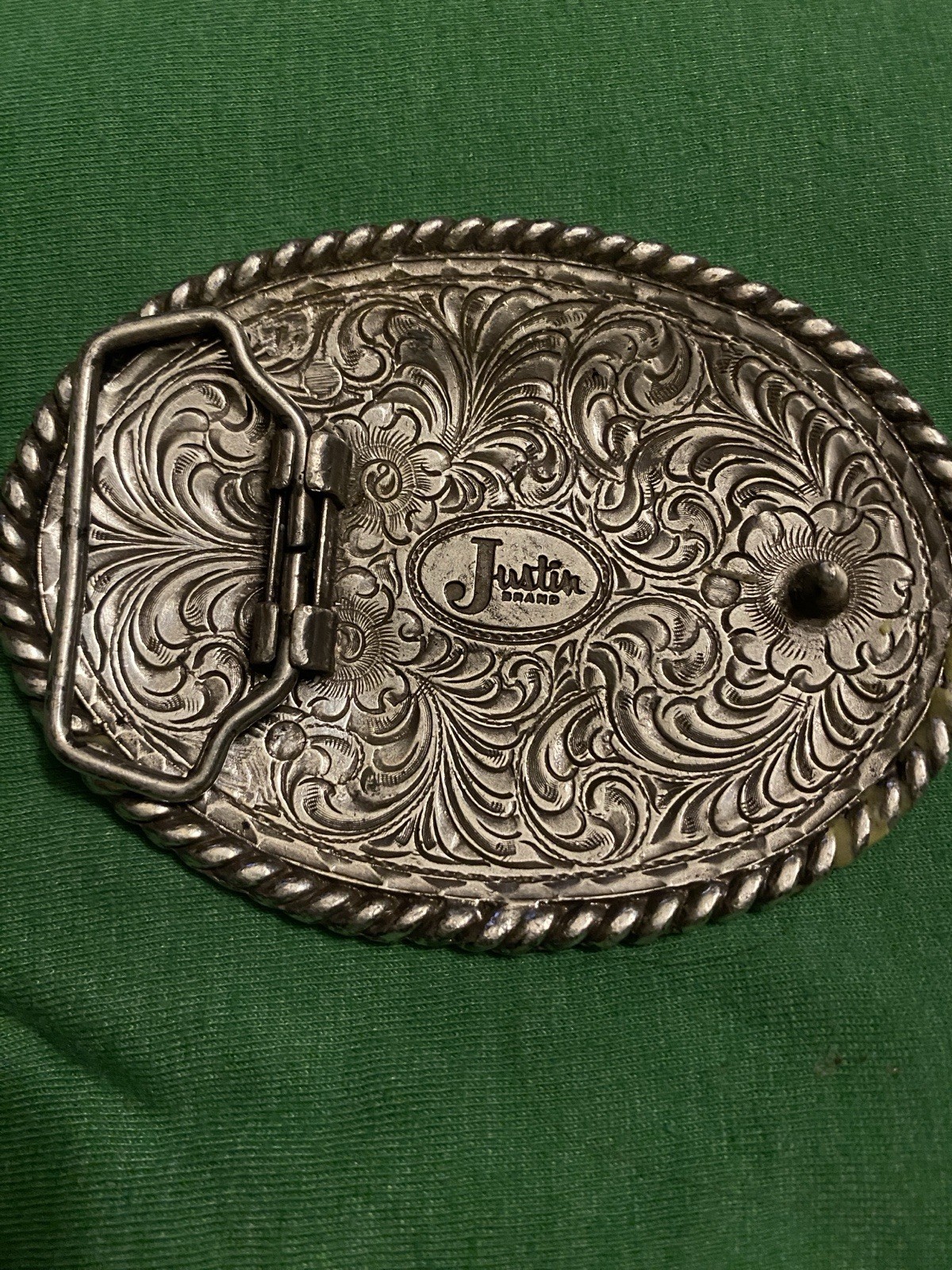 Justin Boots Brand – Silver Belt Buckle Fillagree Engraved Scroll Work Oval