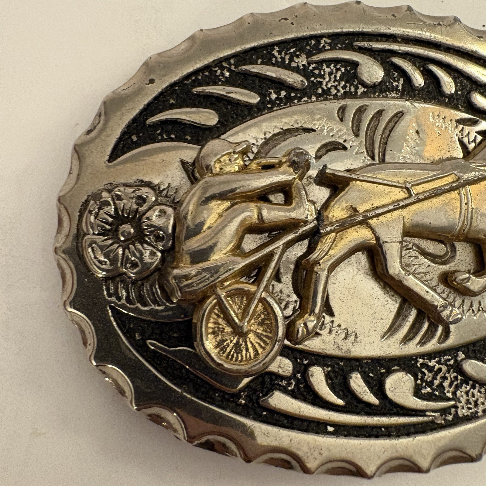 Race Horse Buckle,silver Plated Flower & Gold plated Moving Horse Rider