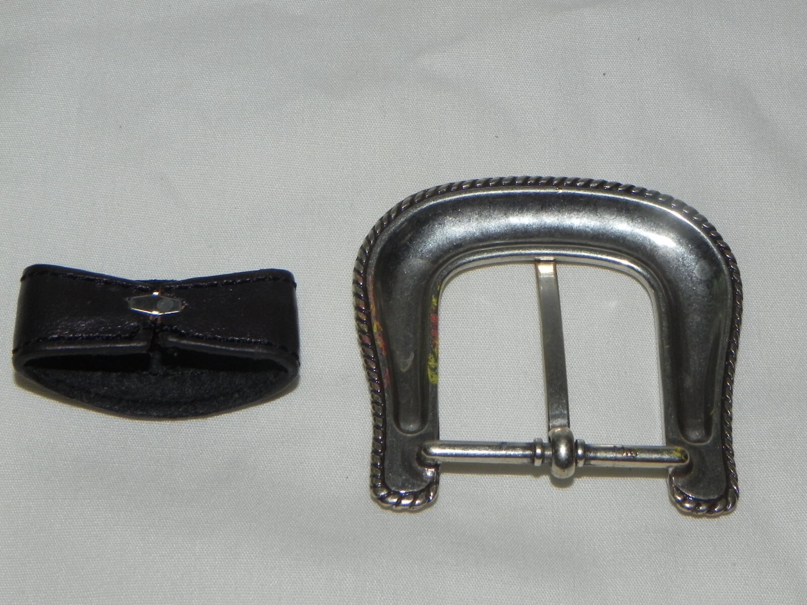 Silver Color Belt Buckle & Belt holder, Nice shape. 2-1/4&Prime;
