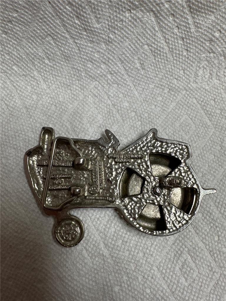 2004 Silver Star Tractor Belt Buckle with Moving Wheel