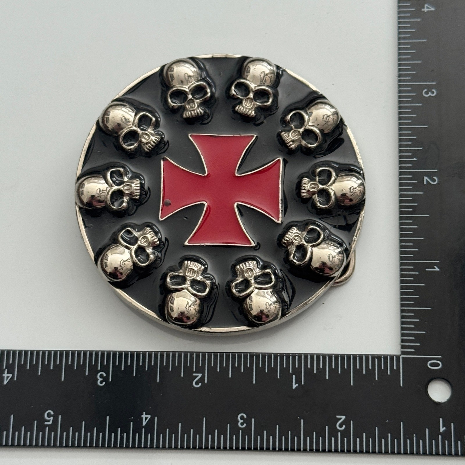 Round Skull Knights Templar Cross Belt Buckle Silver Tone Black Red Metal