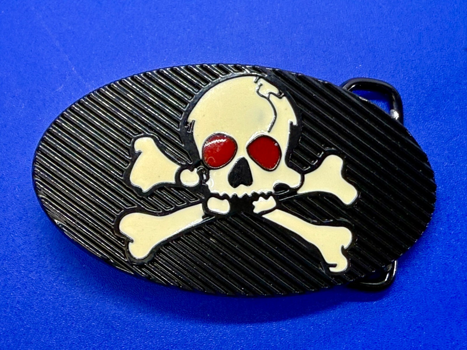 Creepy Red Eyes Skull Crossbones Halloween Gothic Punk Vibe Enameled Belt Buckle