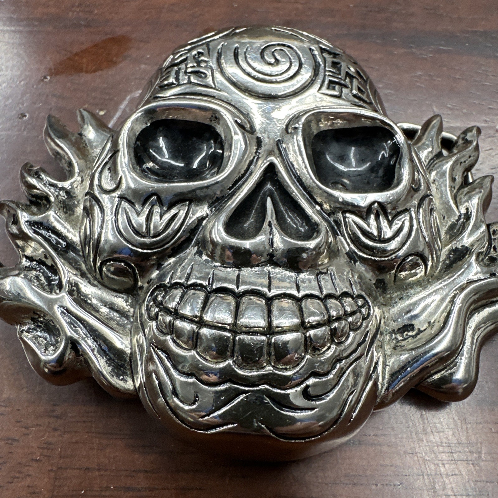 Belt Buckle- Skull w/Flames-Fantasy Artwork-Pewter-1.5&Prime; Belt- Dia De Los Muertos