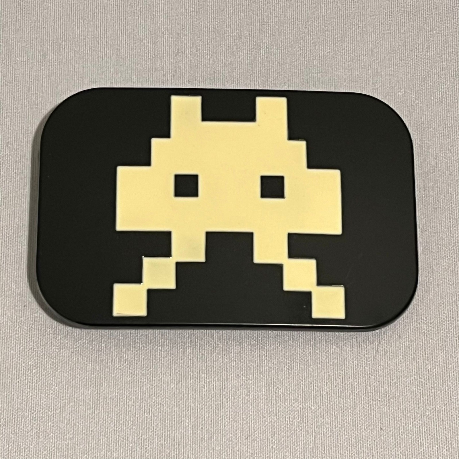 Space Invader Belt Buckle Black Yellow Retro Pixel Arcade Metal Collectible