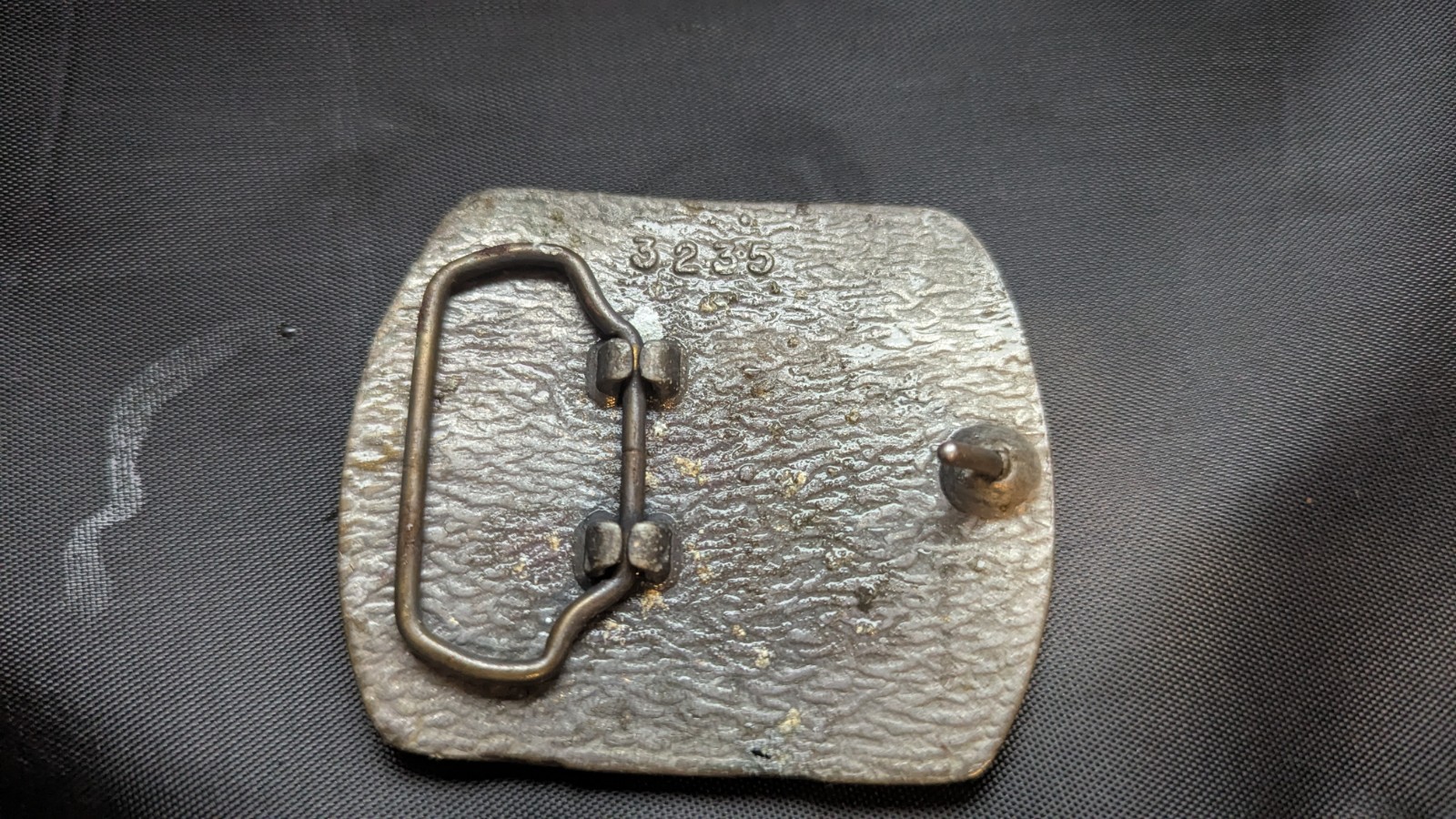 Metal Belt Buckle « 69 1/2 Fewer Cavities Grass » MPN 3825
