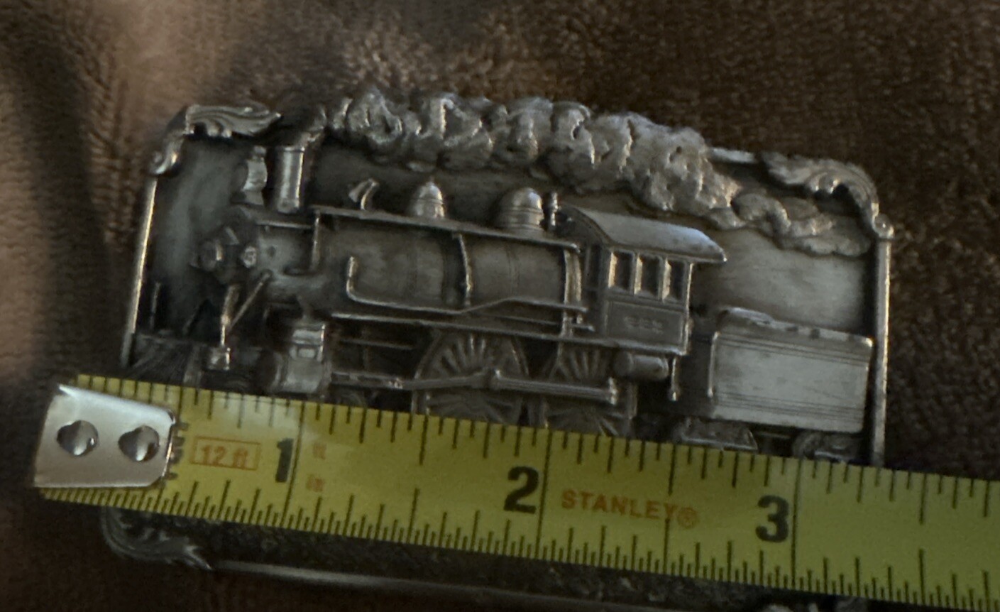 Siskiyou Buckle Company 1986 Steam Engine Train Belt Buckle Silver tone Vtg 3×2”