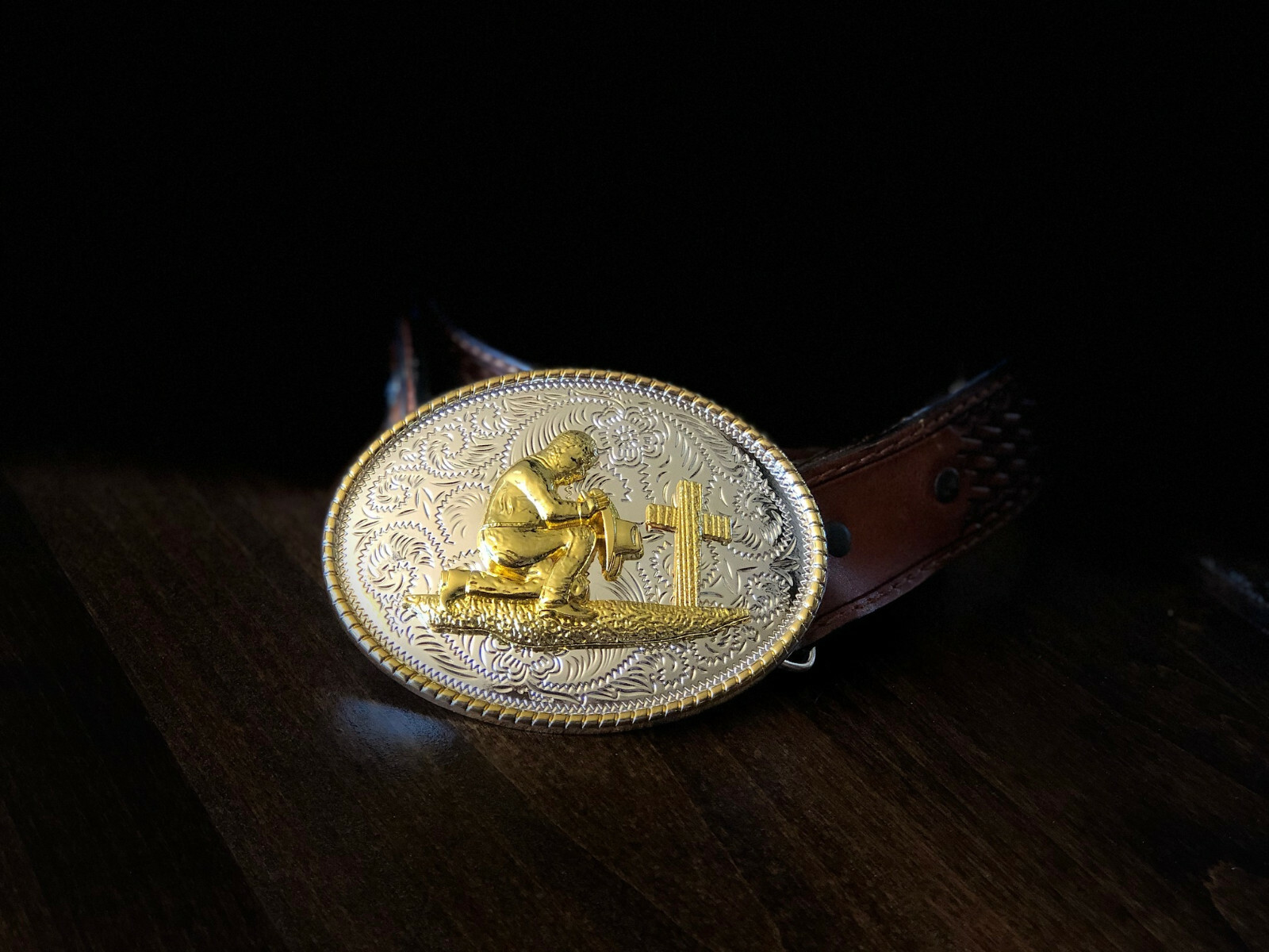 Large Oval Christian Praying Cowboy Buckle 3D Cowboy & Cross FREE SHIPPING!!!!