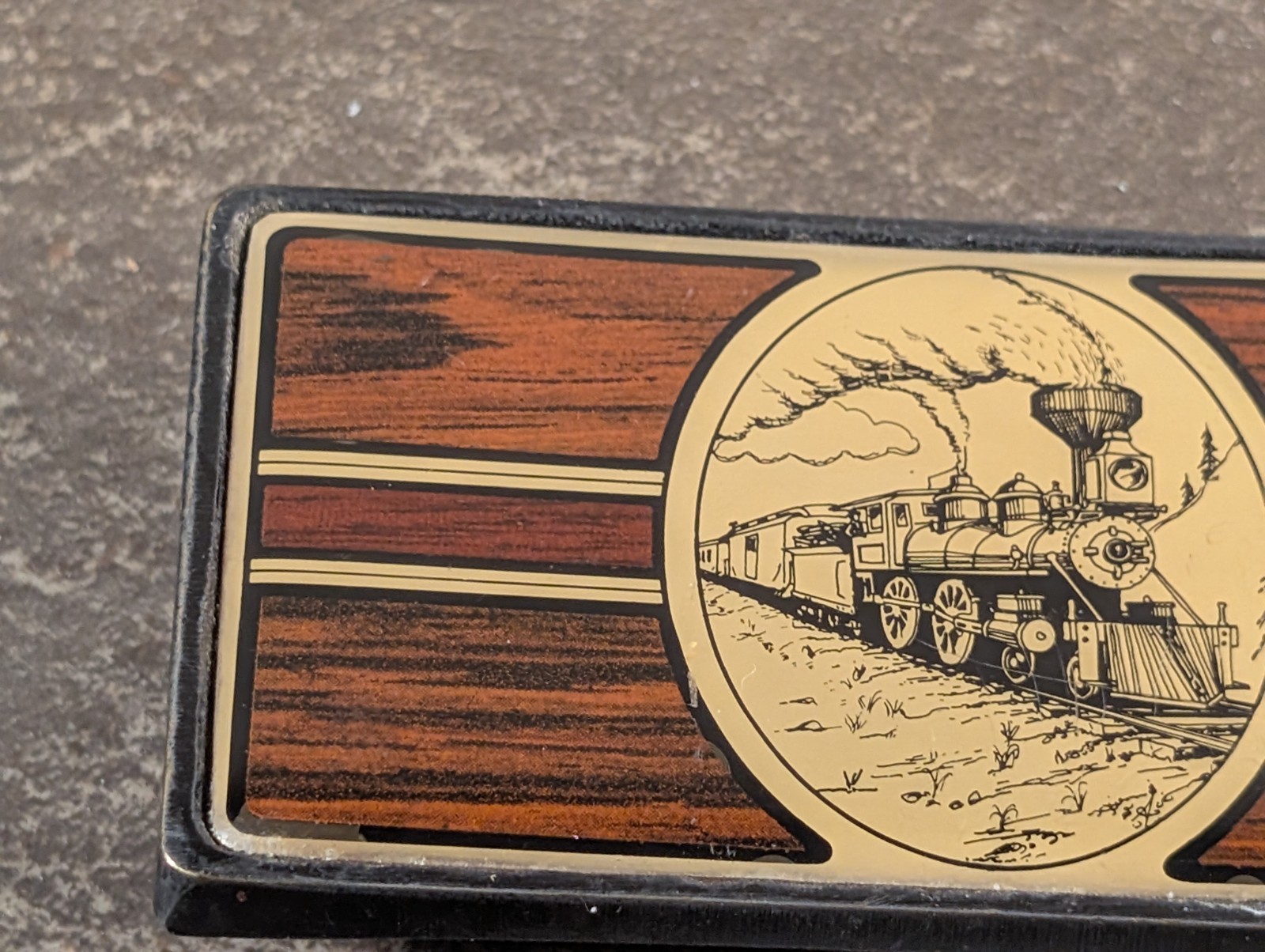 Vintage Brass 1984 – Locomotive Train Wood Grain Motif Belt Buckle