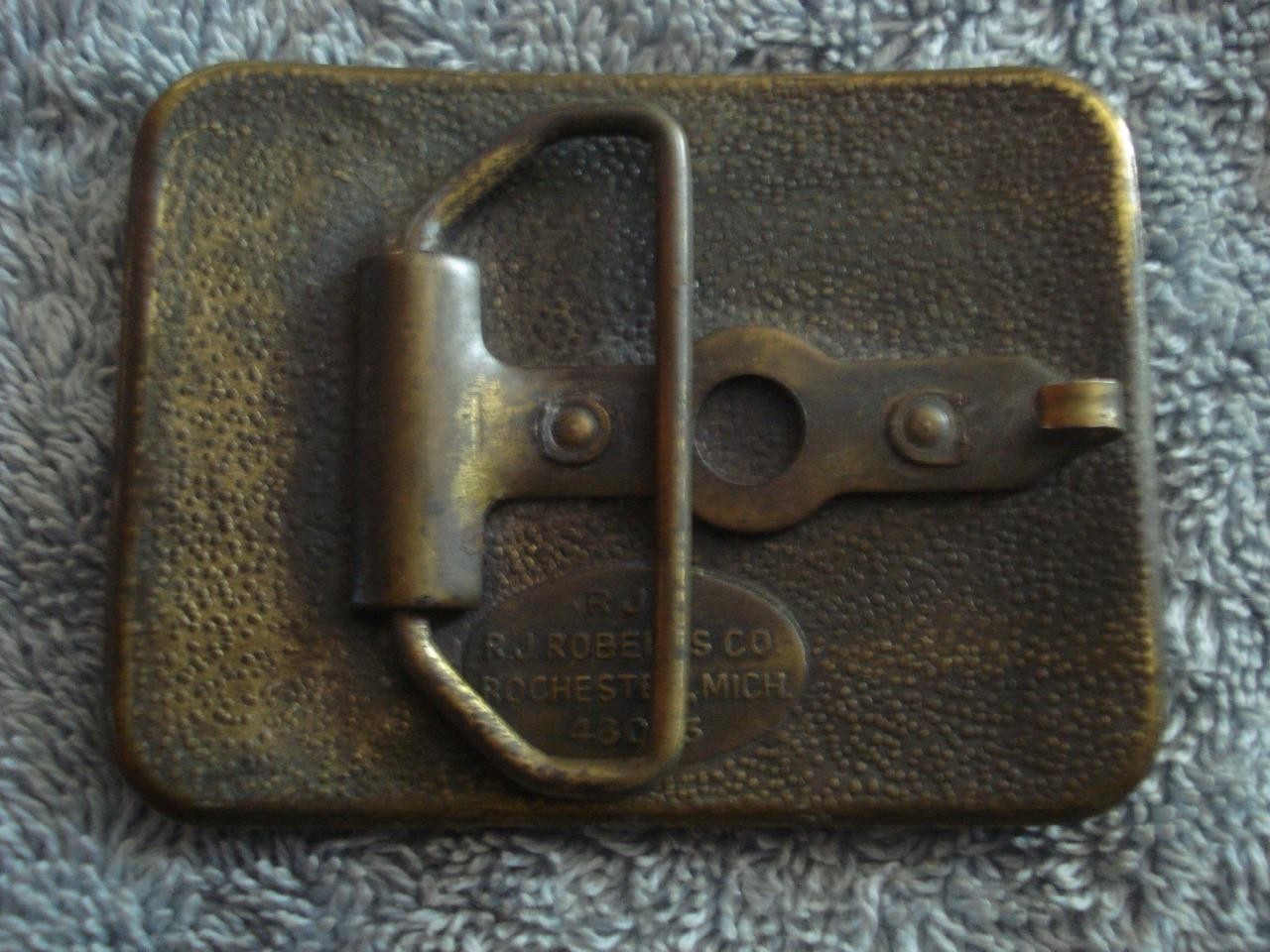 VINTAGE 1970&rsquo;s CHEVROLET CLASSIC CAR BELT BUCKLE (3&Prime; X 2 1/4&Prime;)