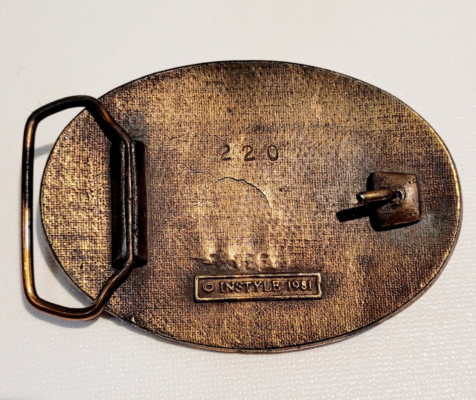 VTG 1981 THE STATE OF TEXAS BRASS BELT BUCKLE BY INSTYLE–3.5&Prime; X 2.5&Prime; OVAL SHAPE