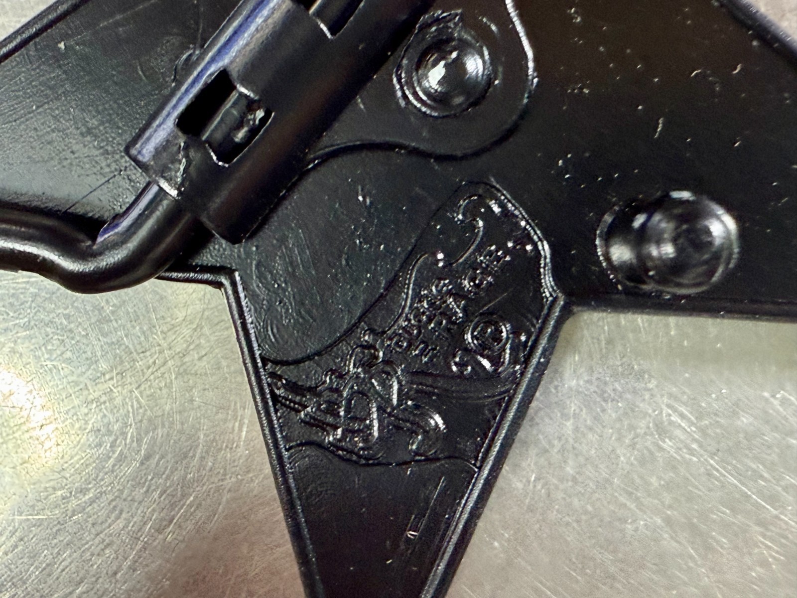 Star Shaped Buckle Rage – Clear Rhinestone Covered Black Metal Belt Buckle