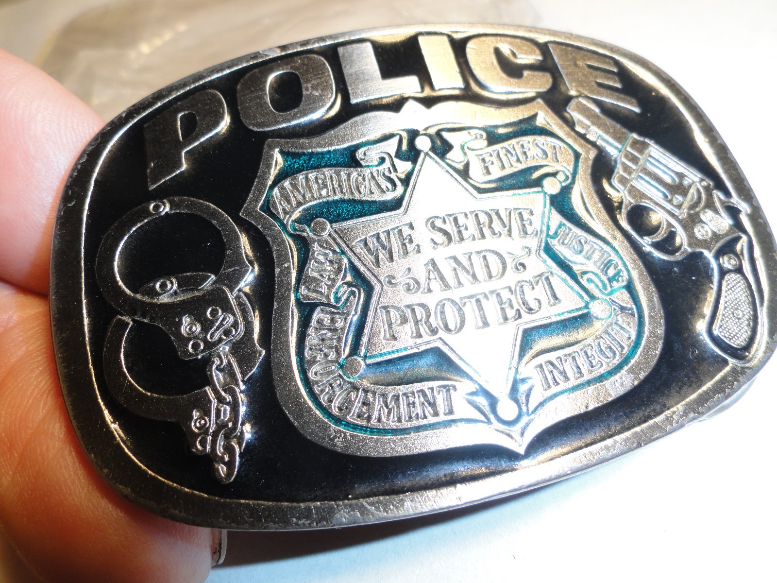 VINTAGE 1985 GREAT AMERICAN BUCKLE CO. USA. POLICE WE SERVE & PROTECT PREOWNED