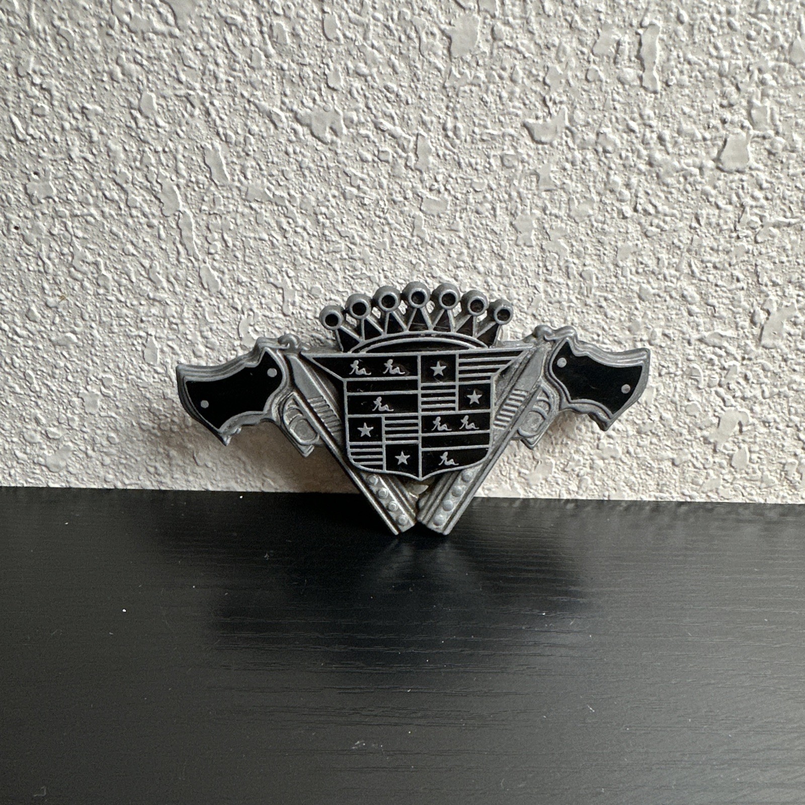 SE11105 *NOS* REALLY COOL **DUELING GUNS W/ TRUCKER GIRLS** FASHION ART BUCKLE