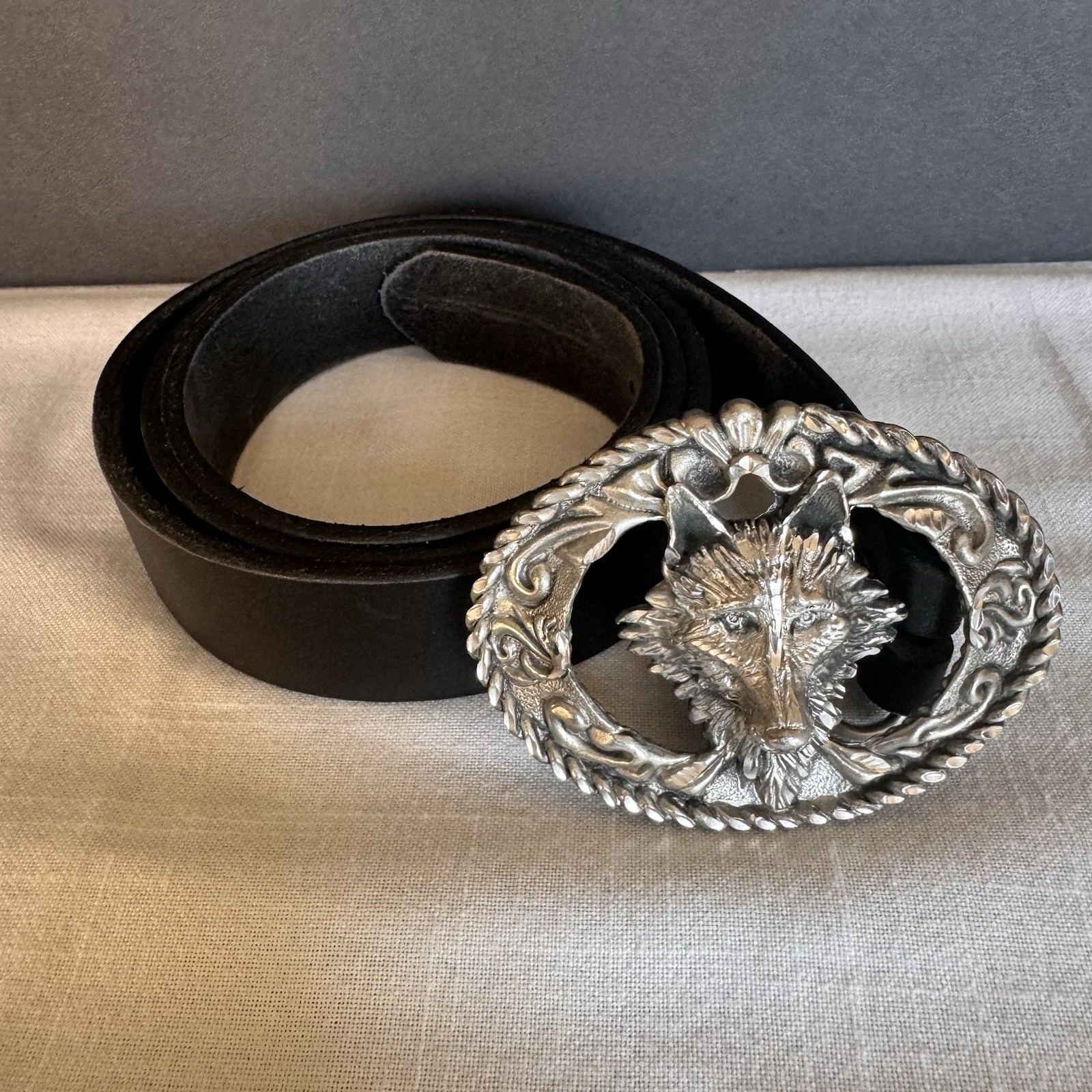Vintage Silver Wolf Dog Engraved Belt Buckle With Leegin Black Leather Belt 42