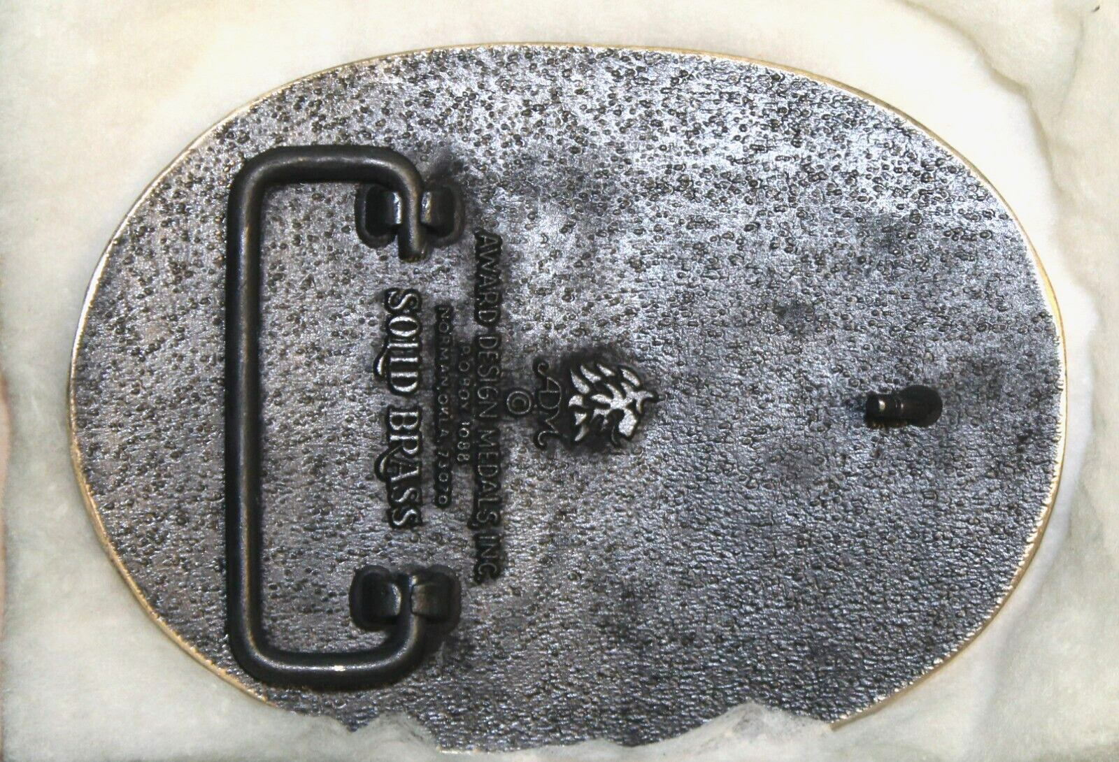 VINTAGE METAL COWBOYS ROPING 3 3/4&Prime; WIDE BELT BUCKLE NOT ORIGINAL BOX