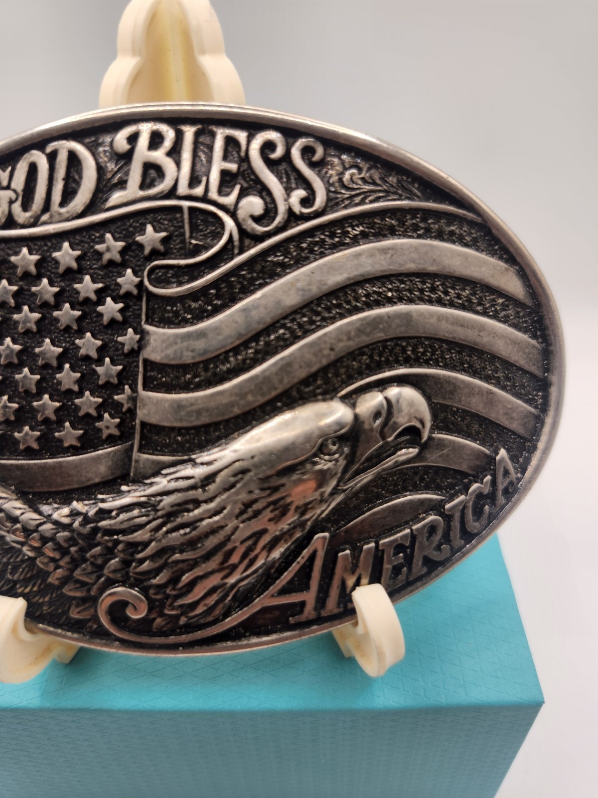 Nocona Men&rsquo;s Western Oval Belt Buckle Flag Eagle Antique Finish MPN 37016