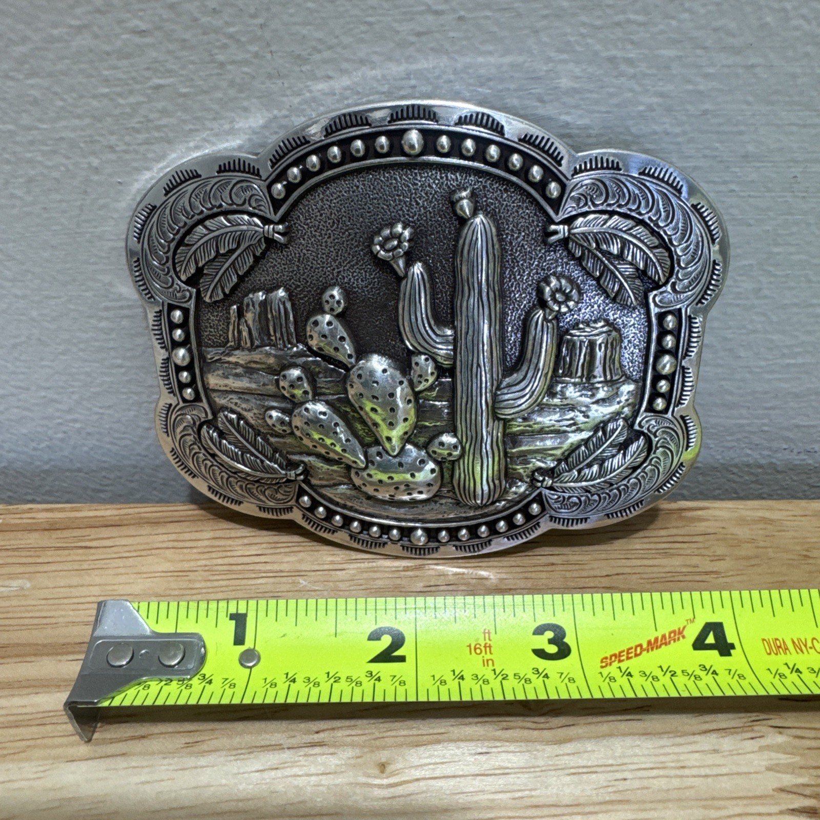 Blazin Roxx Western Nocona Belt Buckle Cactus Feathers NIB 37597