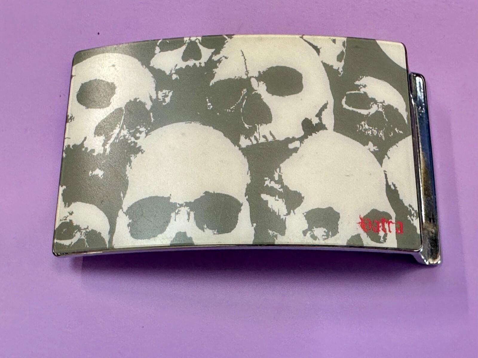 Multiple Skulls Silver Tone Picture unique Belt Buckle – Blood Red Batra
