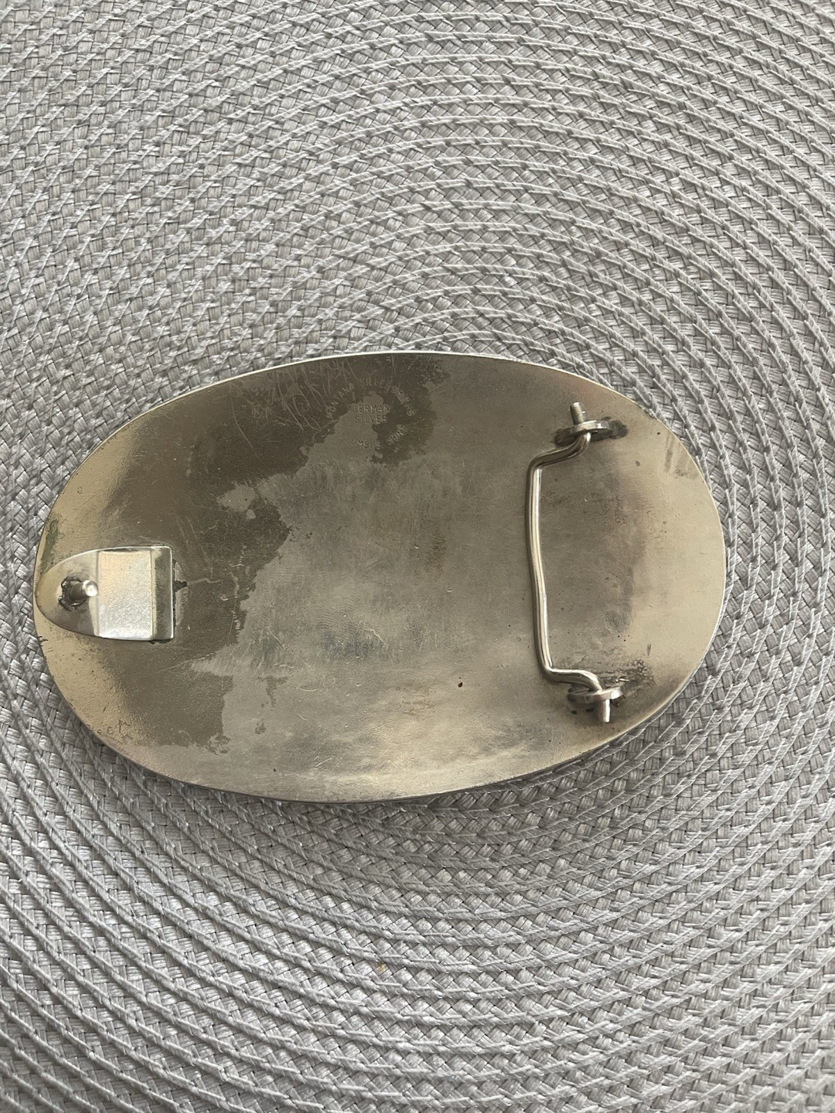 Men&rsquo;s Western Engraved Oval Metal Belt Buckle, Coin Accent, 1.5in Silver/Gold